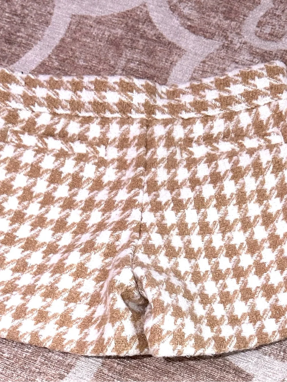 Janie & Jack NWT Houndstooth Knit Jacket and matching Shorts in Beige and White.